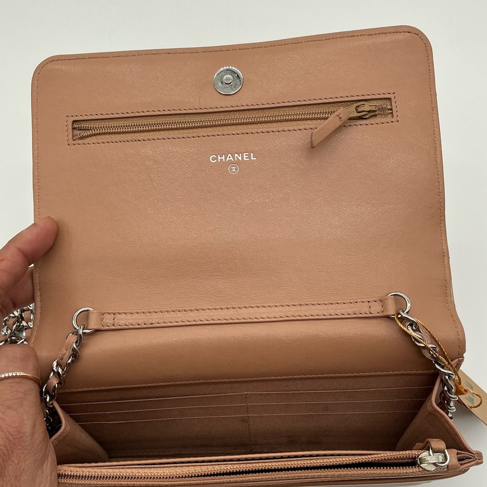 Chanel Rose Wallet on Chain - Picture 2 of 8